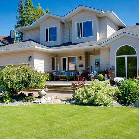 Vangorda Place B&B Уайтхорс Экстерьер фото